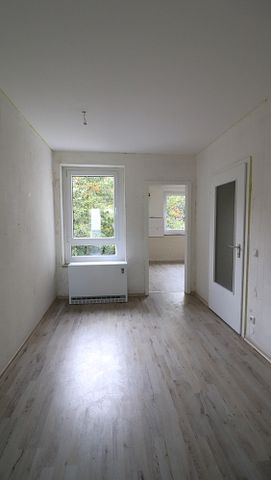 3 Zimmer-Wohnung in der 2 Etage, freut sich auf eine neue Familie WBS ERFORDERLICH - Foto 2