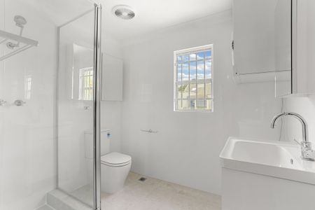 Conveniently Located - *Access via 45 Renwick St Carpark* - Photo 5