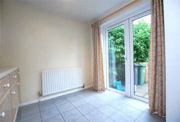 4 bedroom semi-detached house to rent - Photo 1