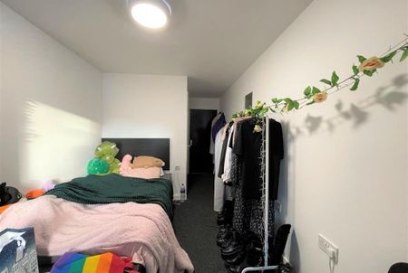 5 bedroom flat to rent - Photo 4