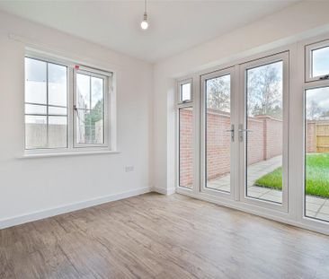 2 bedroom semi-detached house to rent - Photo 6