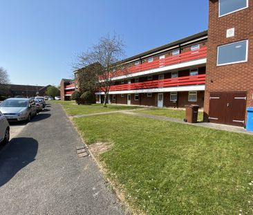 21 Regis Court, Hull - Photo 6