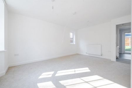 3 bedroom end of terrace house to rent - Photo 3