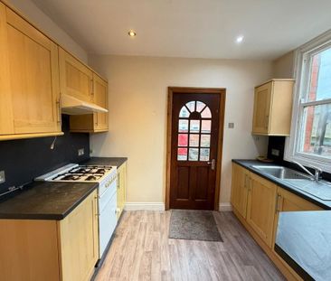 4 bedroom terraced house to rent - Photo 4