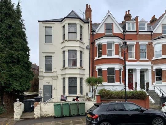 Studio to rent - Photo 1