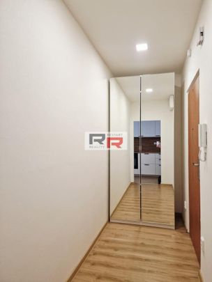 Pronájem bytu 2+1 52 m2 - Photo 1