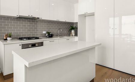 Ground floor 2 bedroom apartment - Photo 4
