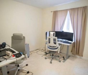 For Lease - 96 Warner Lane, Brantford, Ontario - Photo 5