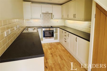 2 bedroom flat to rent - Photo 4