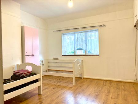 Almond Avenue , West Drayton - Photo 5