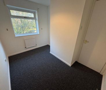 3 bedroom end of terrace house to rent - Photo 1