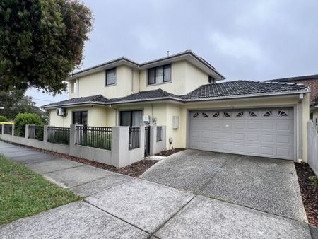 34 MULGRAVE STREET, GLEN WAVERLEY - Photo 3