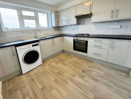1 bedroom flat to rent - Photo 3