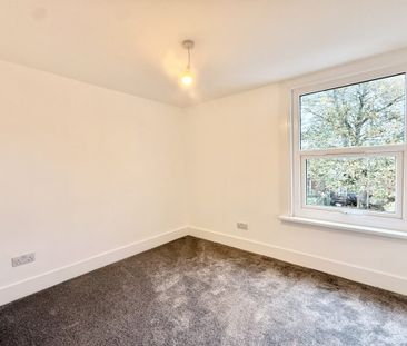 3 bed House Ruskin Avenue, E12 - Photo 2