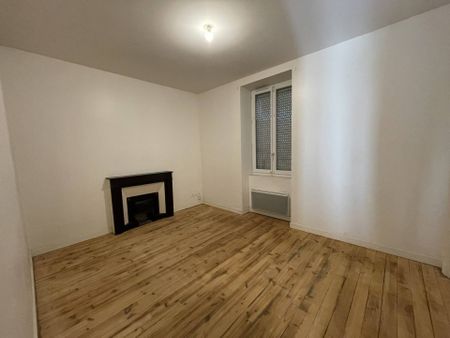 Location maison 5 pièces 110 m² à Saint-Pierre-de-Bœuf (42520) - Photo 2