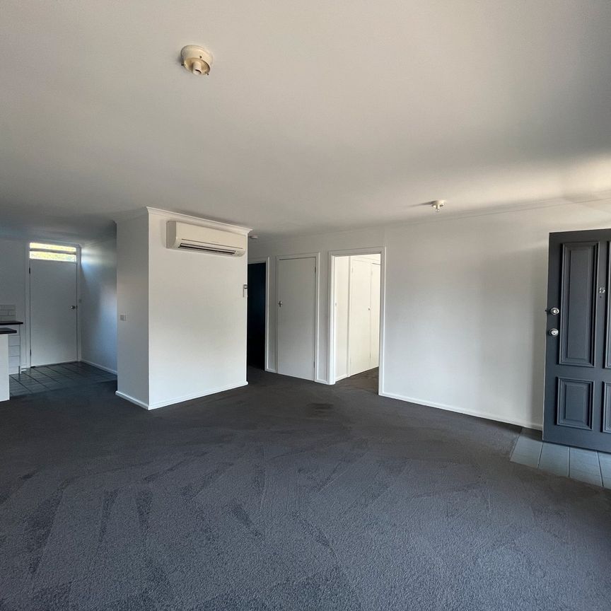 2 BEDROOM UNIT CLOSE TO EVERYTHING - Photo 1