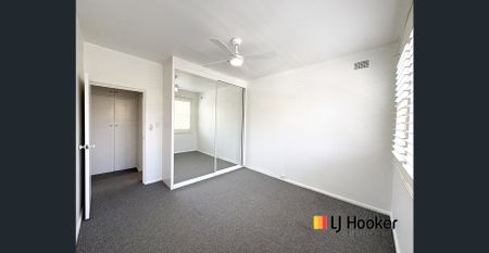 MODERN ONE BEDROOM APARTMENT! - Photo 2
