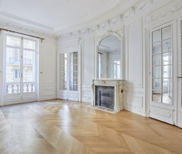 Appartement • Mairie, Paris 8ème - Photo 1