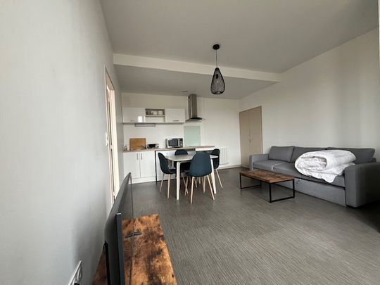 POITIERS CENTRE VILLE - RUE ALSACE LORRAINE T2 MEUBLE - Photo 1