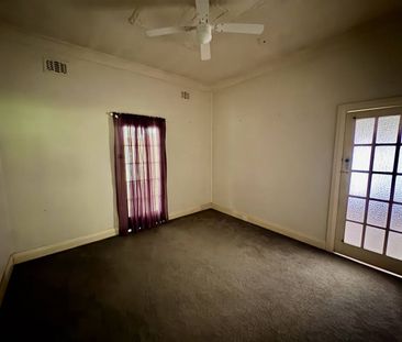 STYLISH 2 BEDDER STEPS FROM THE PARK AND THE NEW GRAFTON POOL - Photo 4