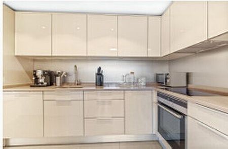 Magnificent 4.5 room apartment fully furnished by the lake and close to the Nations - Photo 5