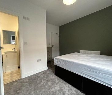 1 bedroom in a house share to rent - Photo 6