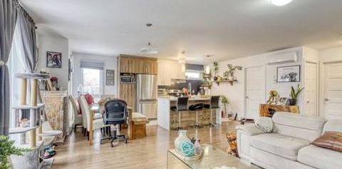 2 Chambres, 1 Salle De Bain Appartement - Photo 2