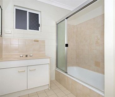 1/114 Livingstone Street, West End - Photo 3