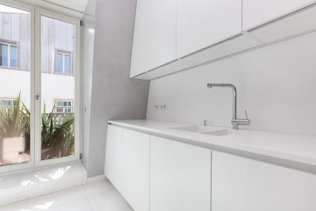 1 Bedroom Apartment with parking, Avenida da Liberdade, Lisboa - Photo 3
