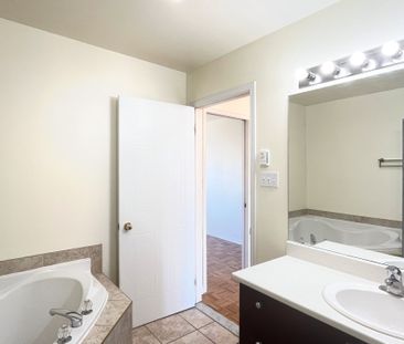 3479 Boul. du Souvenir Laval (Chomedey), QC H7V - Photo 6