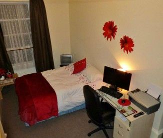 16 Bedrooms - Student House - Bradford - Photo 2