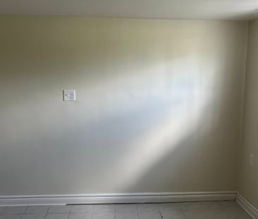 For Lease - 40 Deevale Road Unit# Lower, Toronto, Ontario - Photo 1