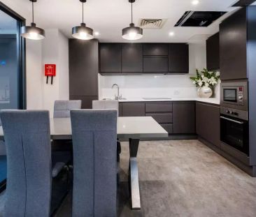 Classic 2 Bed Apartment - Photo 4