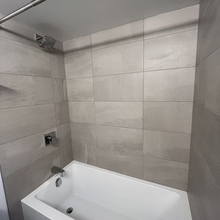 YORK HOUSE - Photo 3