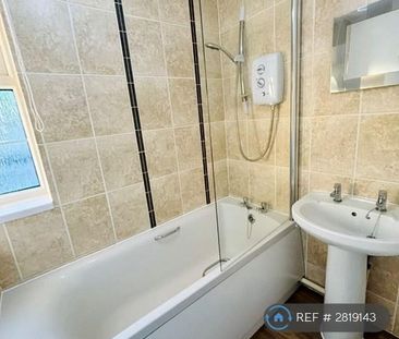 2 bedroom semi-detached house to rent - Photo 5