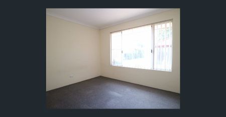 SPACIOUS VILLA - Photo 2