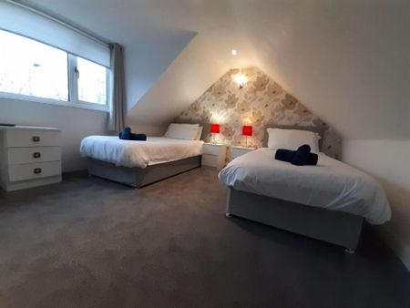 4 bedroom semi-detached house to rent - Photo 3