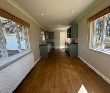 4 bedroom detached bungalow to rent - Photo 4