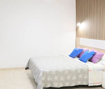Room in a shared 3-bedroom apartment for rent in Granadilla de Abona, bills included, perfect for professionals and students. - Foto 3