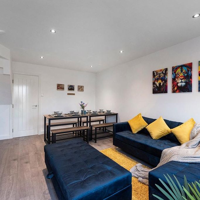 3 bedroom semi-detached house to rent - Photo 1