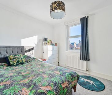 3 bedroom semi-detached house to rent - Photo 5