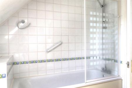 3 bedroom detached house to rent - Photo 5