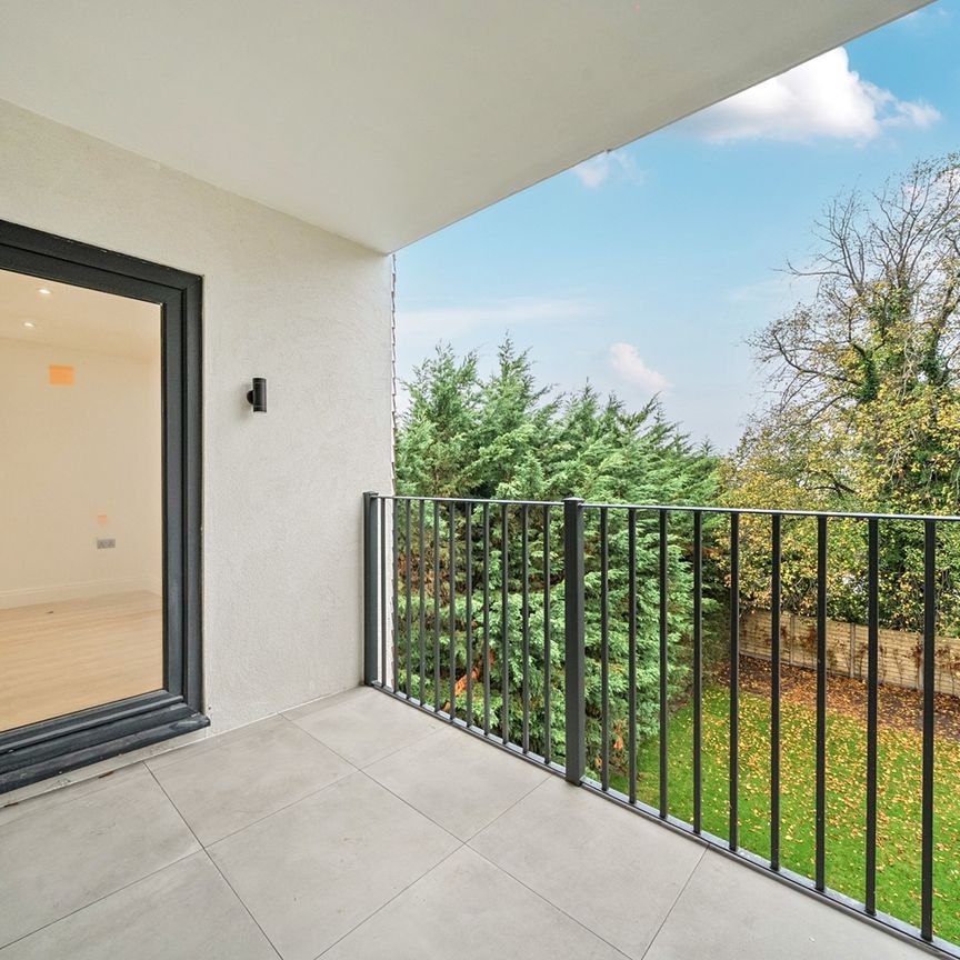 2 Bed Flat, West Hill, CR2 - Photo 1