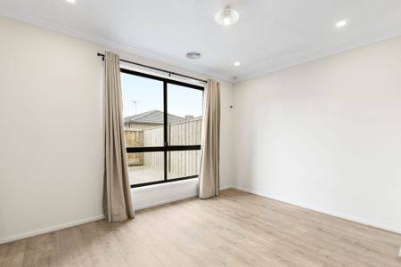 5-minute walk from Donnybrook Station! - Photo 3