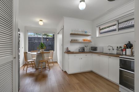 1/109 Centre Dandenong Road, Cheltenham VIC 3192 - Apartment For Rent | Domain - Photo 5