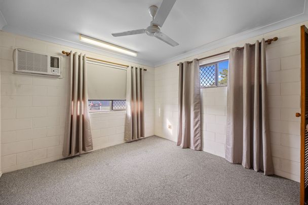 Neat, Tidy & Ready to Move in - Photo 1