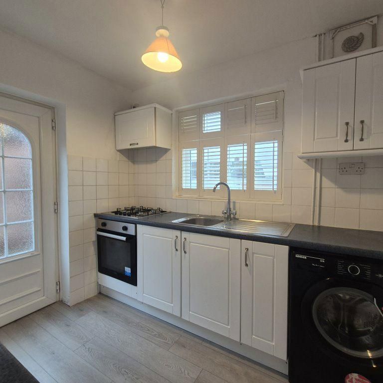 2 bedroom bungalow to rent - Photo 1
