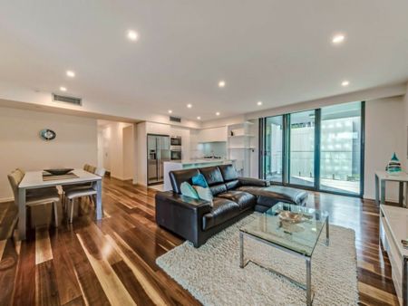 Spacious Terrace Road Stunner - Photo 4