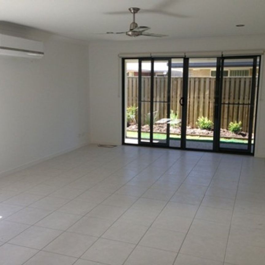 38 Scarborough Circuit, Blacks Beach - Photo 1