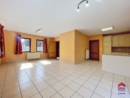 Charmante woning met 3 slaapkamers en tuin - Photo 2